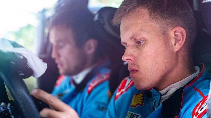 Korunovace šampiona odložena, Tänak vyhrál Středoevropskou rallye