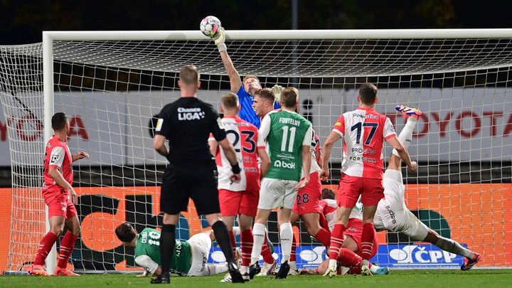 Slavia získala desáté vítězství v řadě, porazila i silný Jablonec.