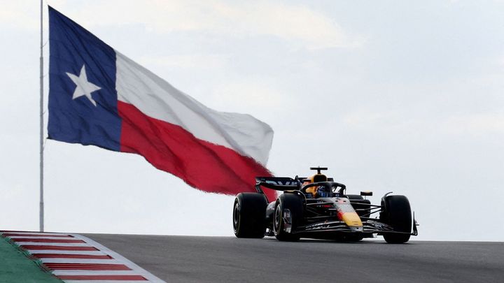 Verstappen triumfoval v Austinu v rámci sprintu, Norris o druhé místo přišel v závěrečných okamžicích.