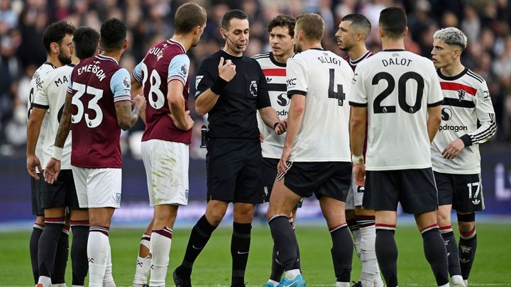 Výsledky zahraničních lig: West Ham porazil United díky kontroverzní penaltě, Bayern zvítězil vysokým skóre.