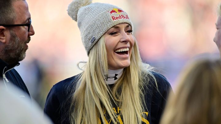 Americká lyžařská hvězda Lindsey Vonn se vrátila k lyžování ve svých 40 letech.