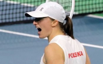 Český tým v Billie Jean King Cupu čelí soupeřkám vedeným Šwiatekovou.