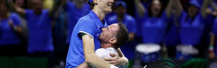 Italští tenisté zvítězili nad týmem Nizozemska 2:0 a obhájili titul v Davis Cupu.