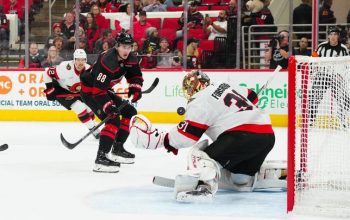 Nečas zaznamenal dvanáctý bod v řadě, Faksa vedl výhru v Bostonu