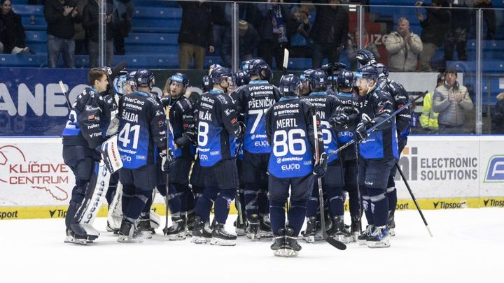 Plzeň zvítězila popáté v řadě, Třinecká série porážek pokračuje