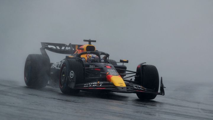 Verstappen nesouhlasí s vedením závodu po kvalifikaci plné nehod a označil to za pouhé kecy.