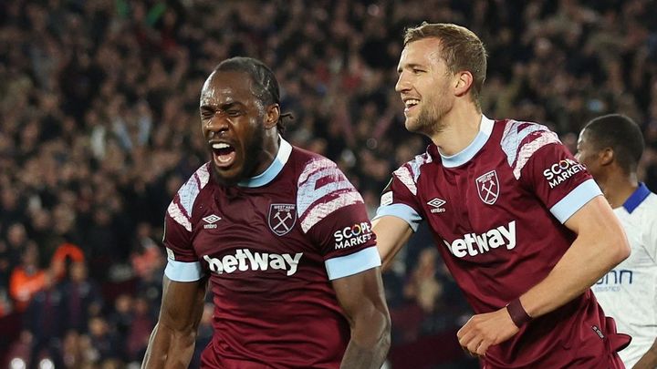 Antonio, spoluhráč Součka a Coufala, zraněn v dopravní nehodě, West Ham vyjadřuje podporu