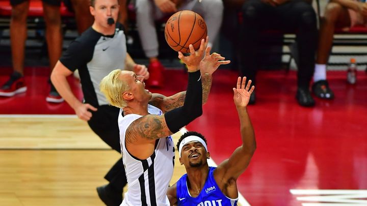 Lotyšský basketbalista byl nalezen mrtvý před rezidencí v Moskvě.