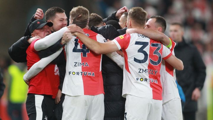 Slavia udržela doma těsné vítězství, Plzeň otočila zápas s Jabloncem z 0:2