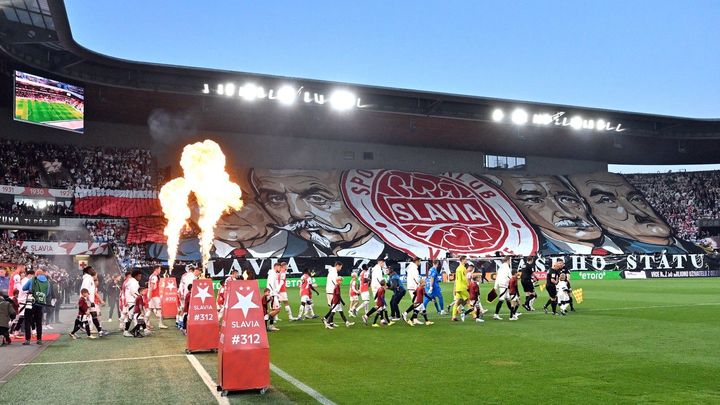 Slavia získává titul nejlepšího týmu na světě díky podpoře fanoušků a jejich pozitivní propagaci.