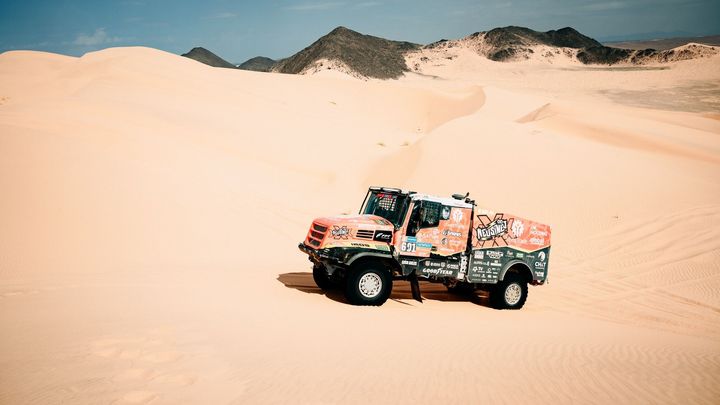 Dakar se vydal do čtvrté největší pouště světa, kde Loprais letos již vyhrál čtvrtou etapu.