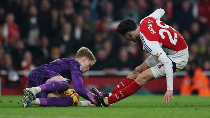 Kinský dostal dva góly v ligové premiéře, Arsenal porazil Tottenham v derby.