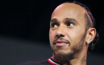 Lewis Hamilton se chystá čelit výzvě na Rudém Bull Ringu a touží získat osmý titul, který by ho posunul před Michaela Schumachera.