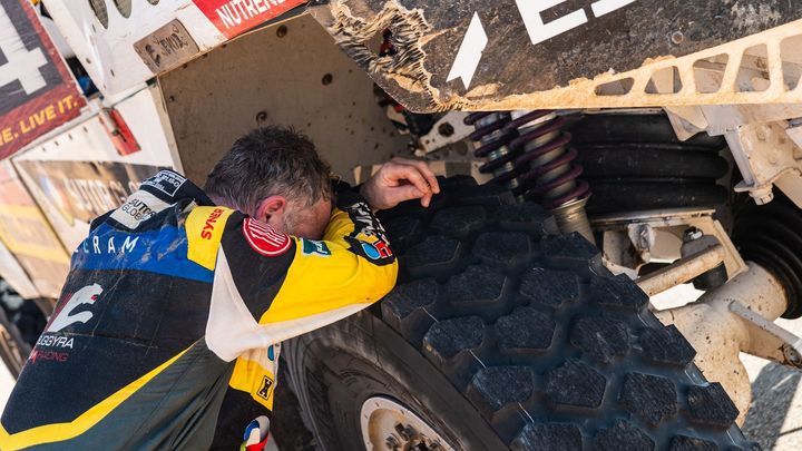 Šoltys nedokončil etapu, Macík se snaží obhájit vítězství na Rallye Dakar.