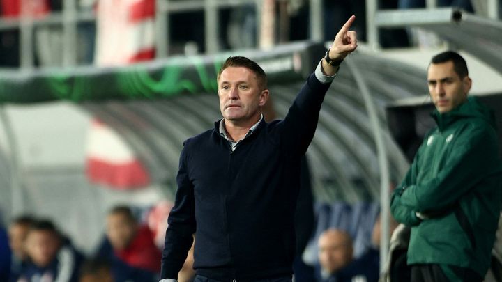 Keane přiznal, že v Česku upouštěl páru po MS; Ferencváros nechce pouze bránit náskok.