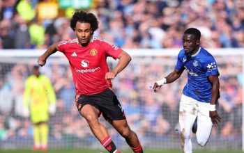 Manchester United se na hřišti Evertonu dostal do ztrátového stavu, ale nakonec dokázal zachránit remízu.