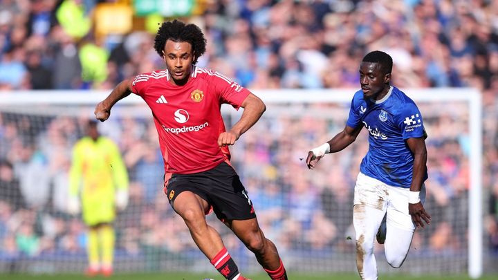 Manchester United se na hřišti Evertonu dostal do ztrátového stavu, ale nakonec dokázal zachránit remízu.