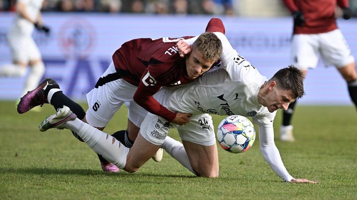 Odchovanec Sadílek potrestal chyby Slovácka a Sparta začala jaro jasnou výhrou