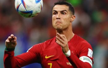 Ronaldo hovoří o svém vztahu s Messim a označuje se za nejlepšího fotbalistu v historii.