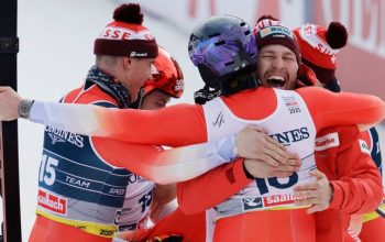 Švýcaři získali v kombinaci dvojic všechny medaile, Zabystřan a Krýzl obsadili šestnácté místo.