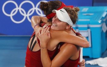 Vondroušová proti Bencicové: Česká hráčka se snaží zastavit švýcarskou dominanci v odvetě za olympijský zápas