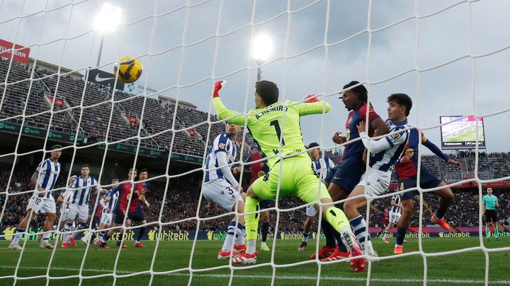 Barcelona porazila oslabený San Sebastian 4:0 a vede v zahraničních ligách.