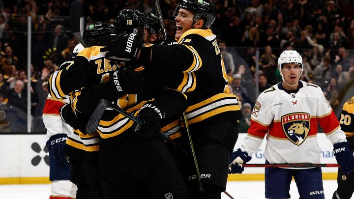 Bruins překvapivě oživují naděje díky Pastrňákovi a Zachovi v zázračném obratu Bostonu.