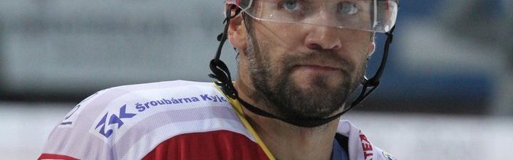 Bývalý obránce NHL Klouček zemřel po autonehodě ve věku 45 let.