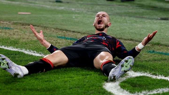 Černý vede Rangers k vítězství nad Fenerbahce díky dvěma gólům v Istanbulu.