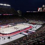 Druhá nejvyšší návštěva v historii NHL při hokejovém zápase s téměř sto tisíci fanoušky.