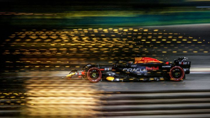 Red Bull čelí tlaku, Ferrari a McLaren se připravují na boj o titul ve formuli.