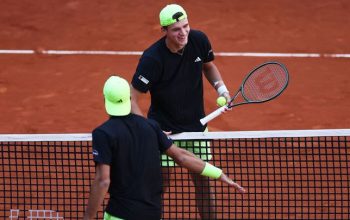 Bolehlav zaznamenává vlastní gól v tenisovém zápase. Menšíkův duel se stává terčem posměchu kvůli bizarní události.