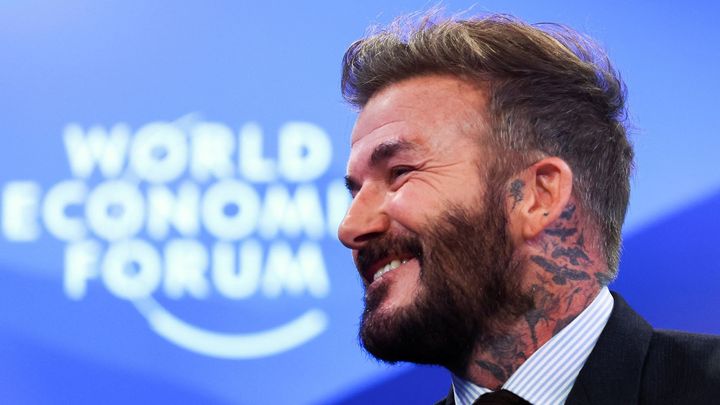 David Beckham drank beer with a raw egg in his youth. He loves eel jelly for a meal.