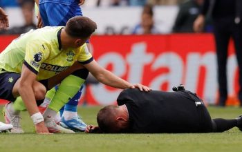 Jaká byla kuriozita v Anglii, když Vardy použil píšťalku rozhodčího k přerušení hry?